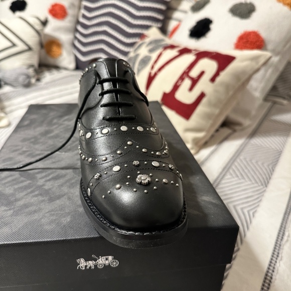 Coach Tegan Oxford With Studs - Picture 2 of 7
